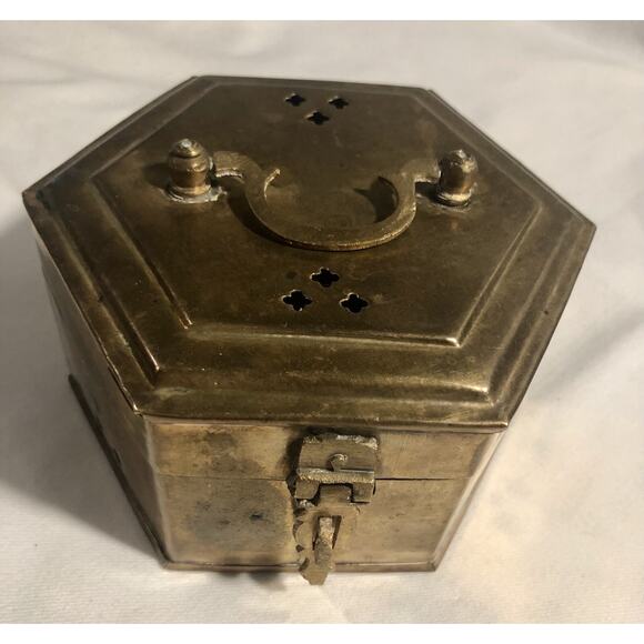 Vintage Pierced Brass Hinged Incense Trinket Box 6 Sided Made In India w/ Latch - Picture 1 of 9